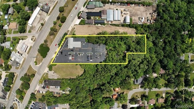 28975 Grand River Avenue, Farmington Hills