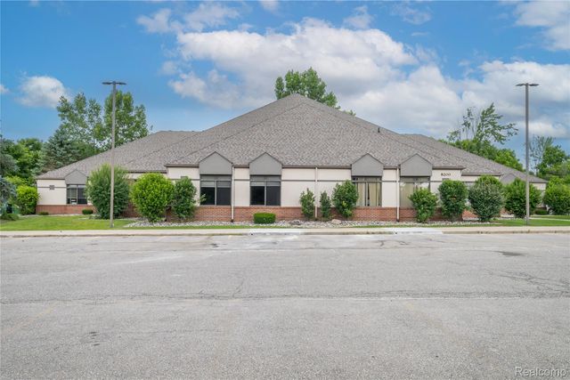8200 S Saginaw Street 500, Grand Blanc
