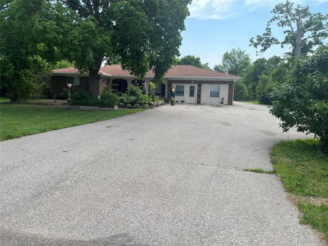 3421 S Dye Road, Flint