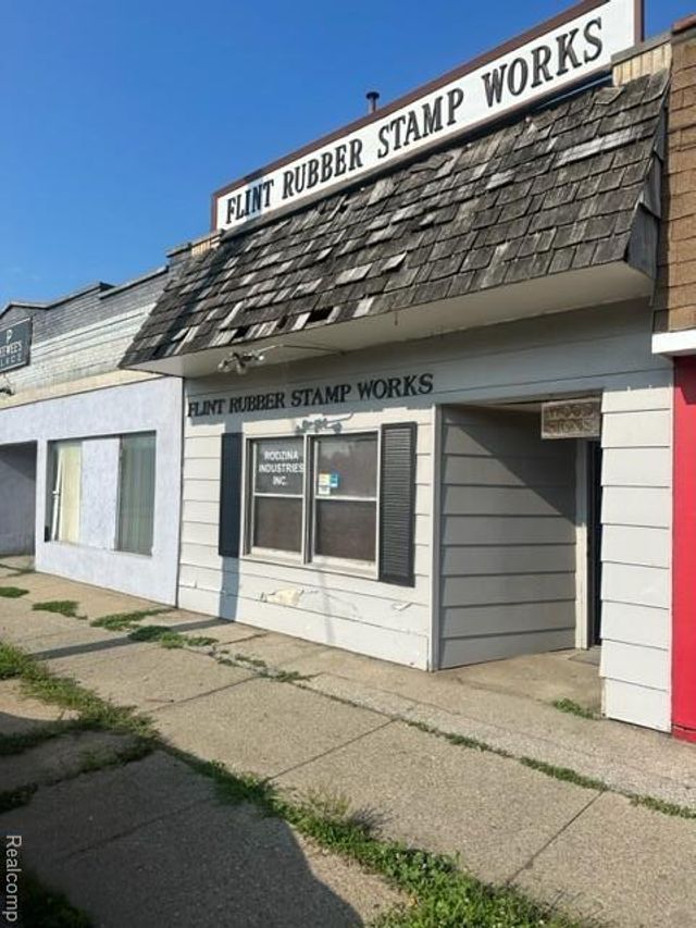 3518 Fenton Road, Flint
