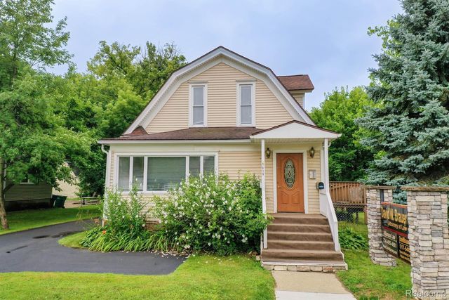 515 E Grand River Avenue, Howell
