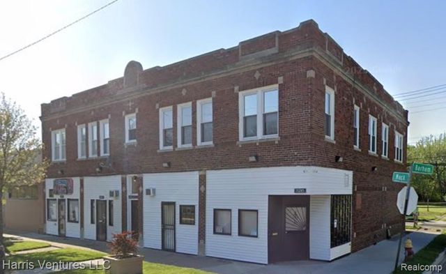 15239 Mack Avenue, Detroit