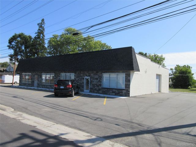 49908 Gratiot Avenue, Chesterfield