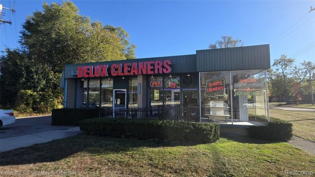 32065 Grand River Avenue, Farmington