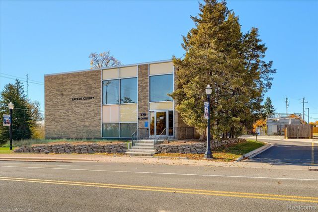 279 N Court Street, Lapeer