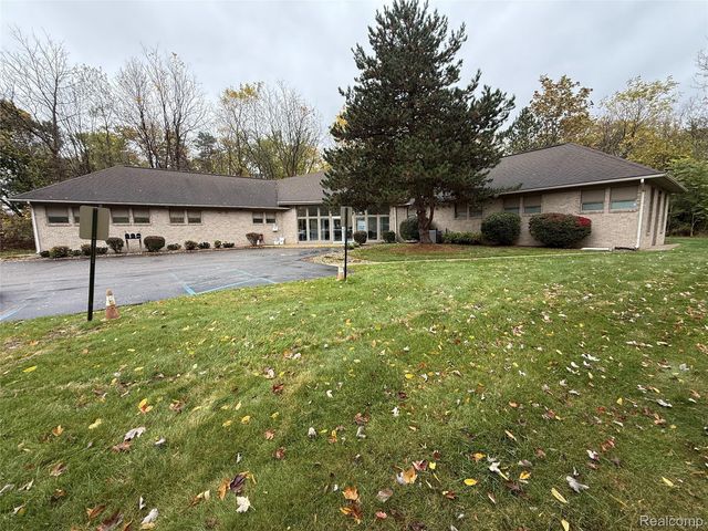 3380 Beecher Road, Flint