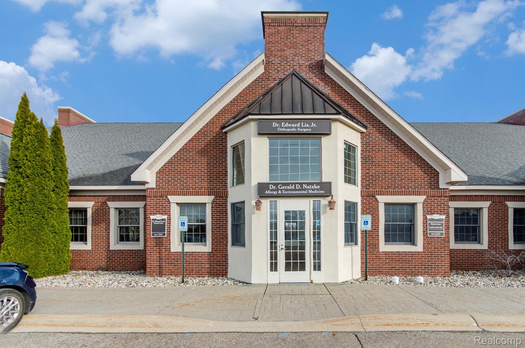 9475 Holly Road, Grand Blanc city