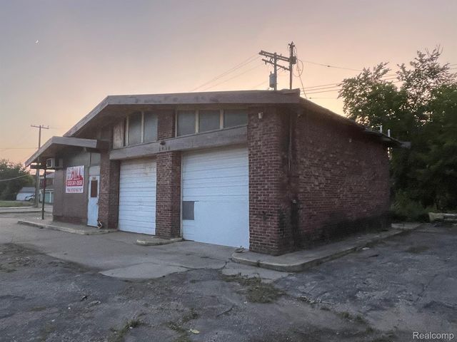 2042 W Davison, Detroit