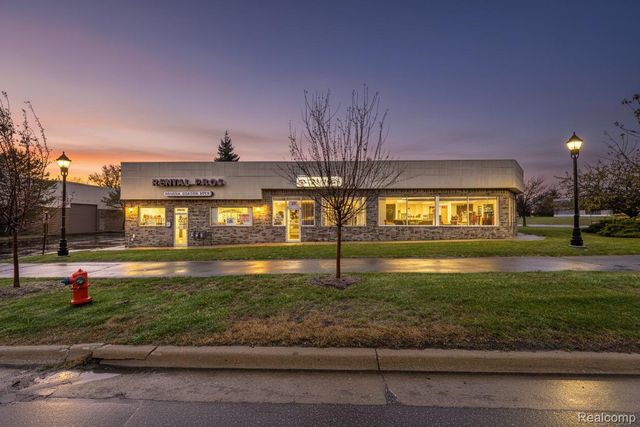 1989 N Opdyke Road, Auburn Hills