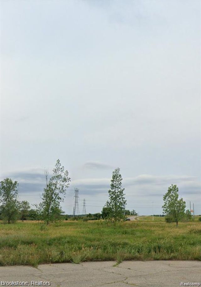 909 Nordic Drive, White Lake