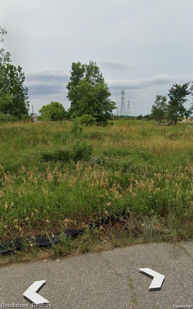 905 Nordic Drive, White Lake