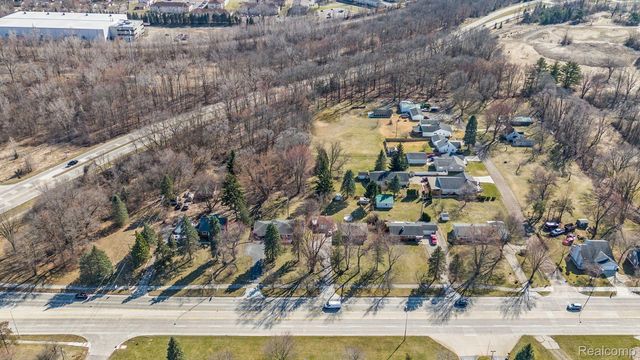405 W Walton Boulevard, Pontiac