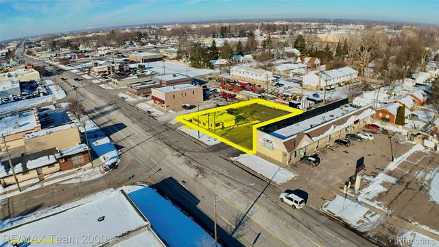 27010 Plymouth Road, Redford