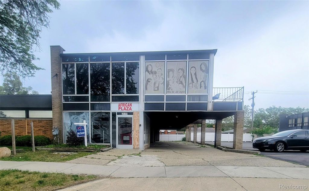 21910 Greenfield Road, Oak Park city