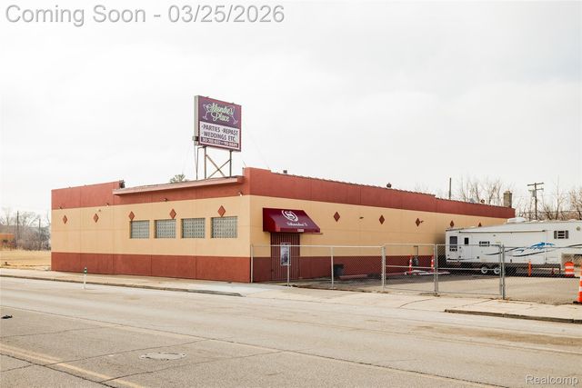 12325 Hamilton Avenue, Highland Park