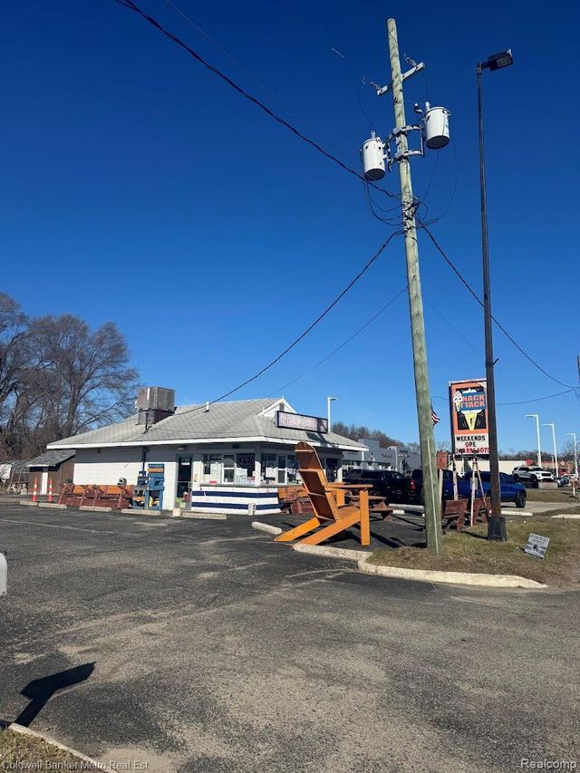 2535 Highland, Highland