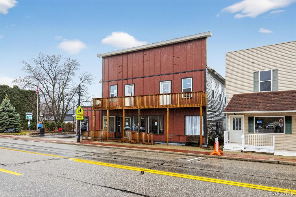 8516 State Road, Millington village