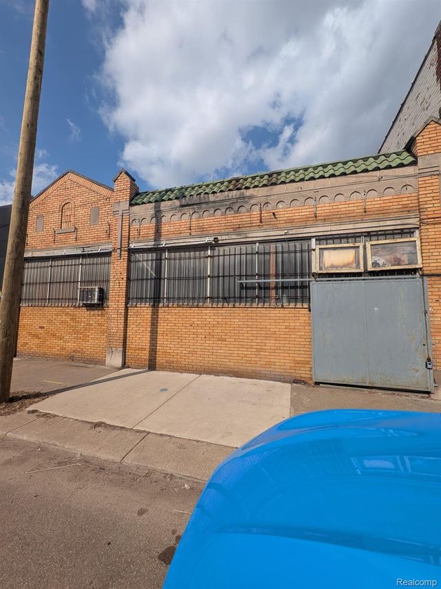 10516 W. Chicago, Detroit
