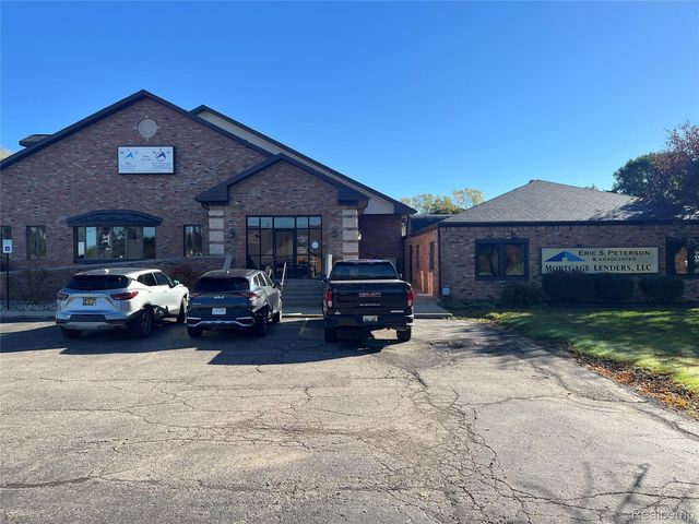 8469 S Saginaw Street, Grand Blanc