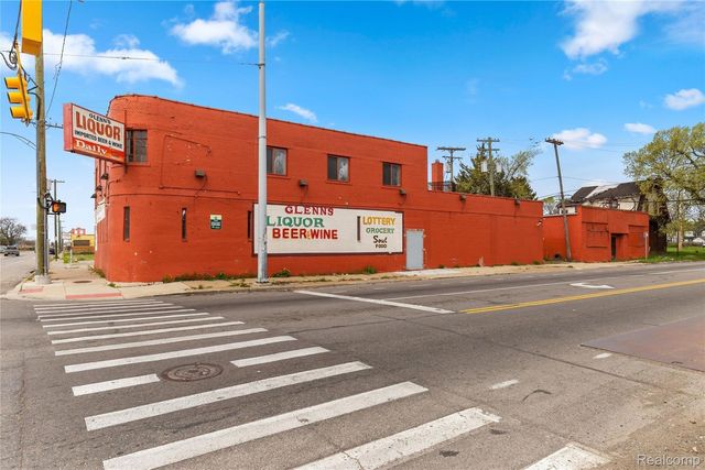 10000 W Chicago Street, Detroit