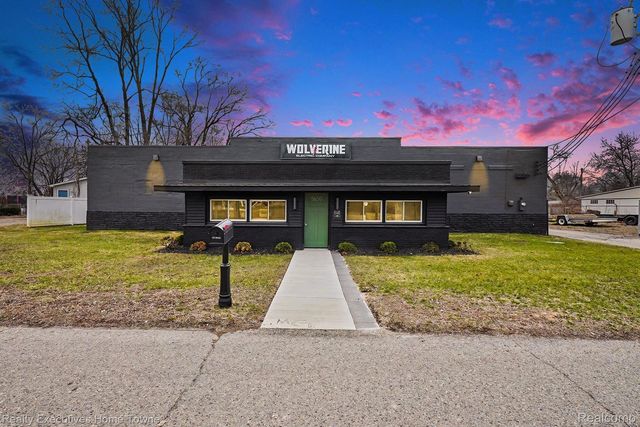 5650 Jamestown Road, Shelby Twp
