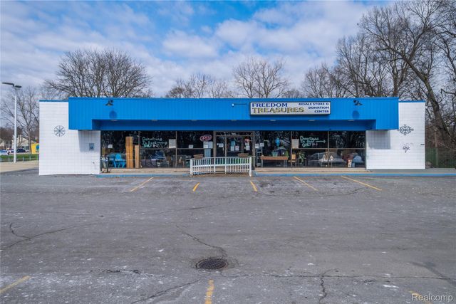7570 Cooley Lake Road, Waterford