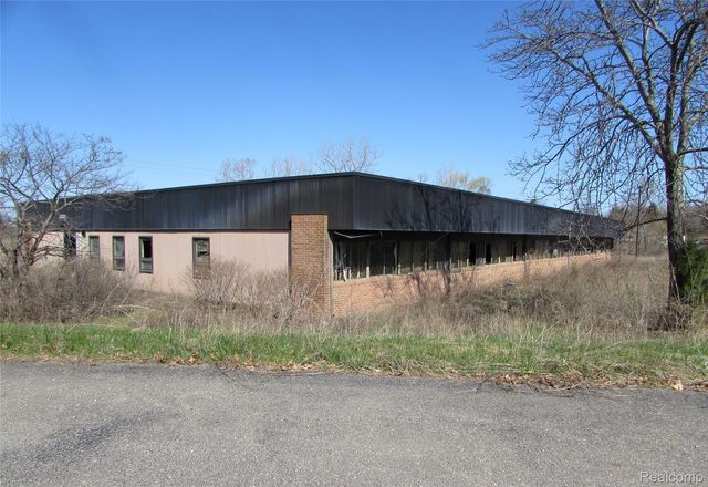 10776 Hall Road, Whitmore Lake