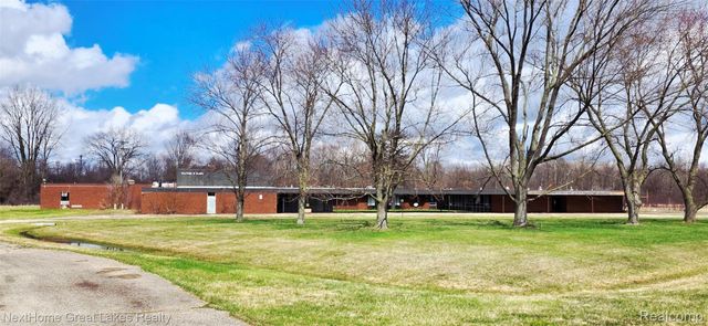 5340 N Genesee Road, Flint
