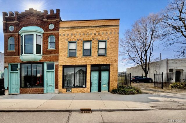 2538 Michigan Avenue, Detroit
