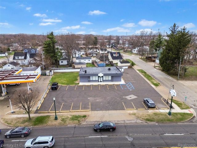 4502 S Wayne Road, Wayne