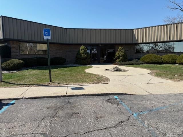 5040 Villa Linde Parkway, Flint
