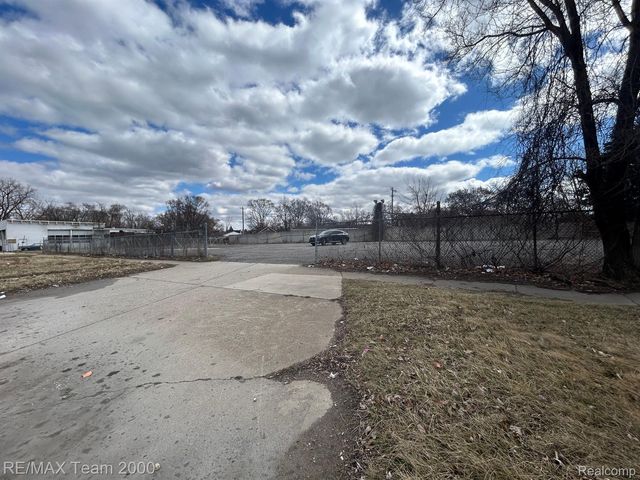 2400 S Schaefer Highway, Detroit