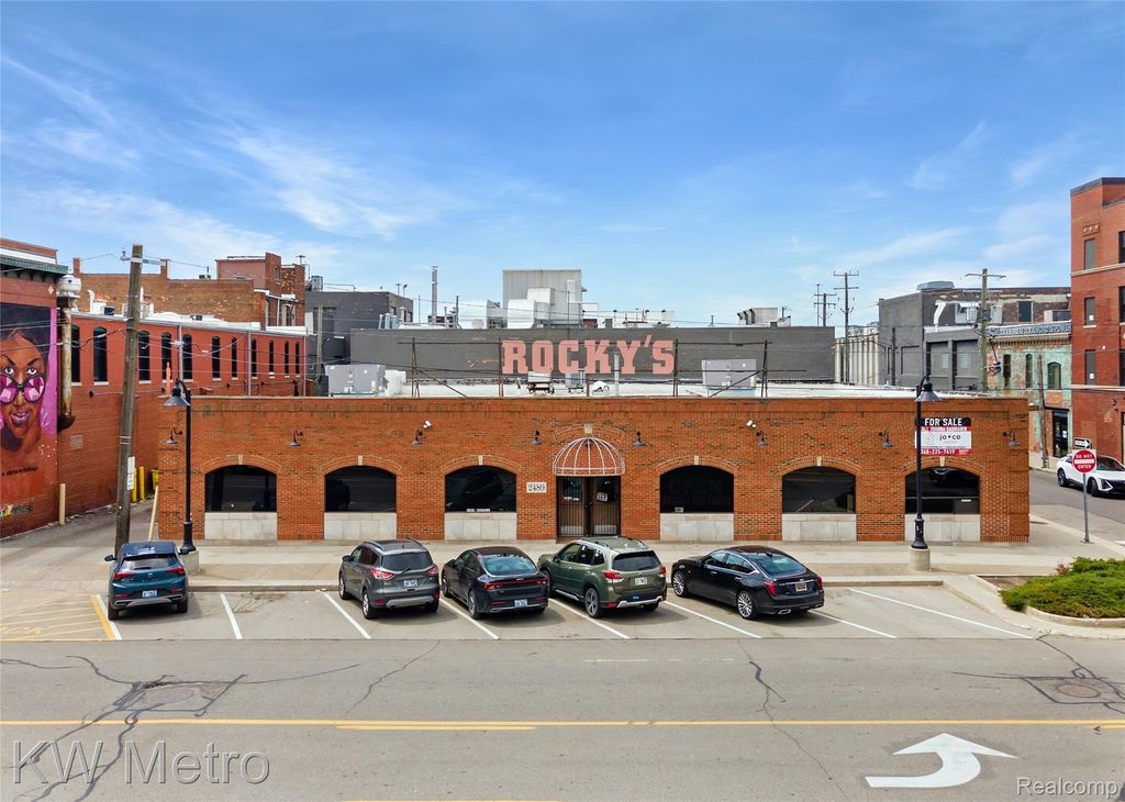 2489 Russell Street, Detroit city