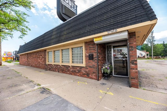17420 E Warren, Detroit