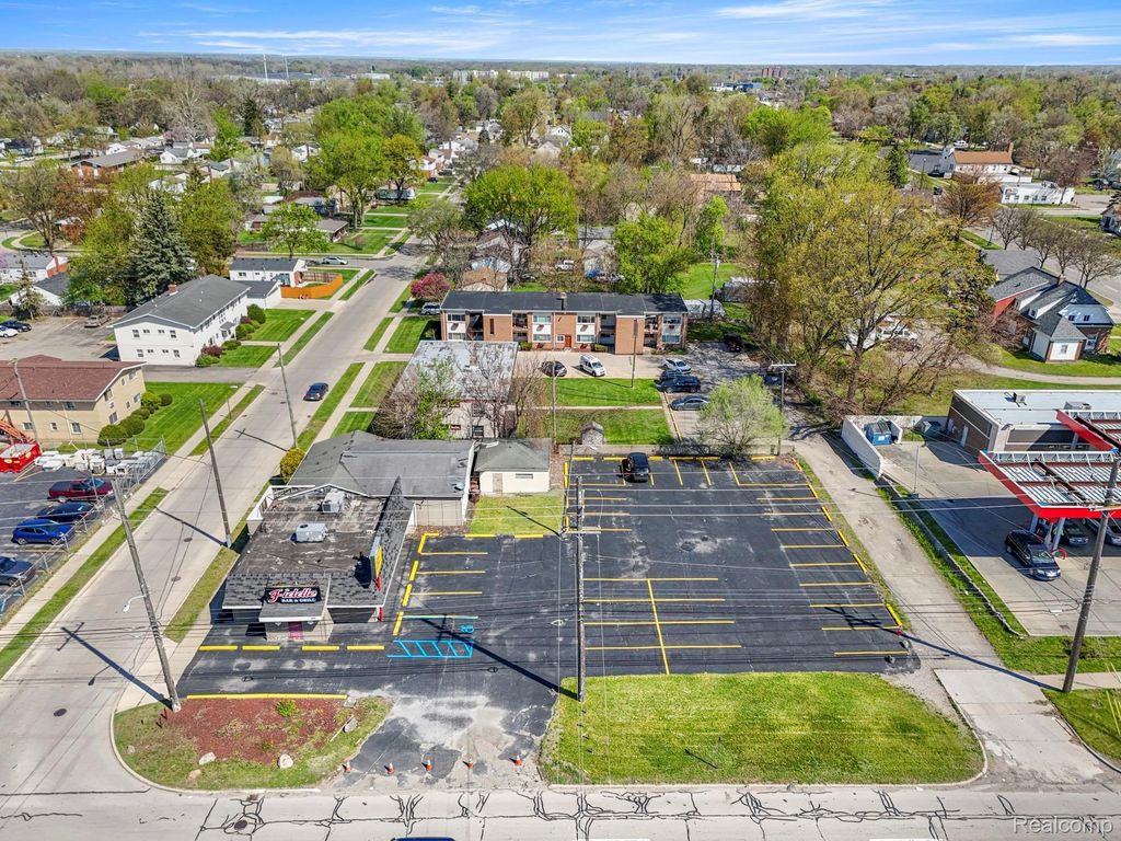 35676 Van Born Road, Wayne city