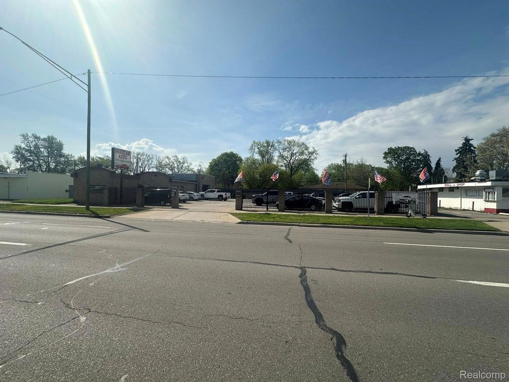 23321 Plymouth Road, Redford charter township