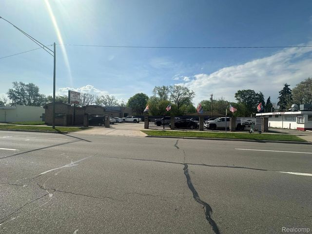 23321 Plymouth Road, Redford