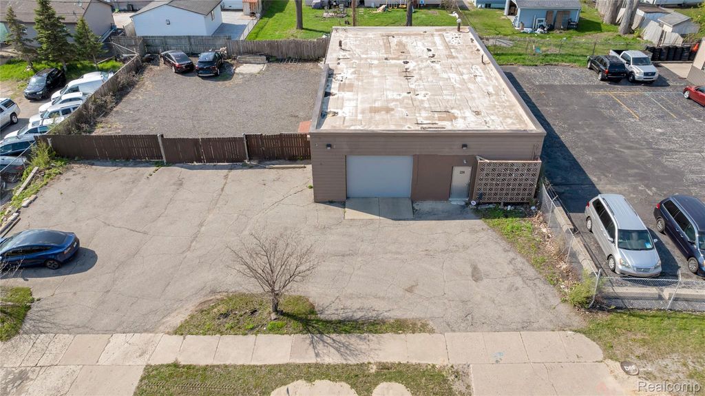 238 W Montcalm Street, Pontiac city