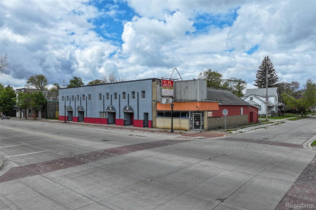 1600 Broadway Street, Bay City city