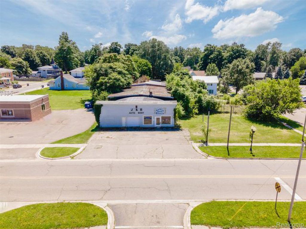 210 W Main Street, Hartford city