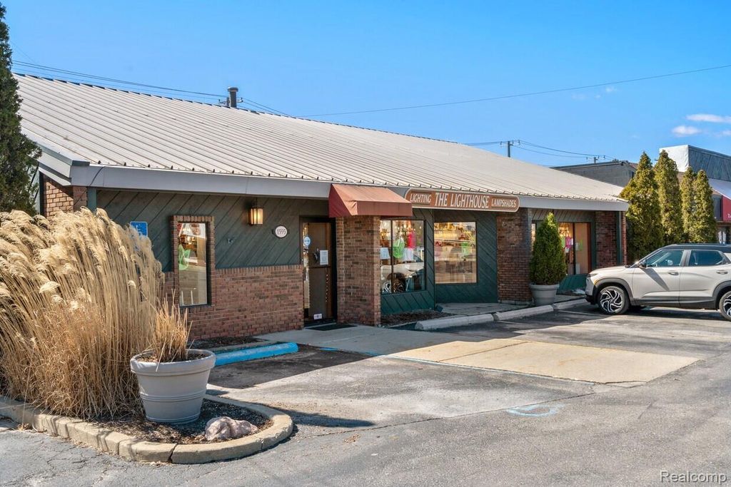 1595 West Road, Trenton city