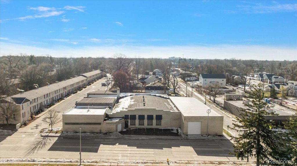 500 Auburn Avenue, Pontiac city