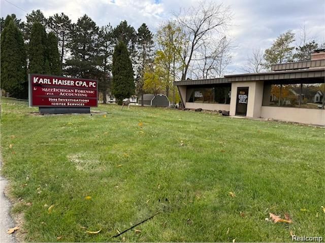 610 E Grand Blanc Road, Grand Blanc
