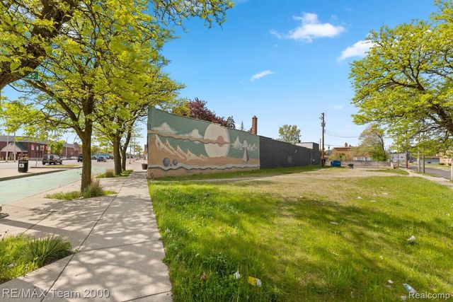 21616 Grand River Avenue, Detroit