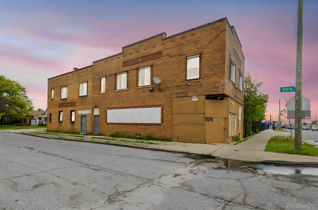 18648 W Warren Avenue, Detroit city