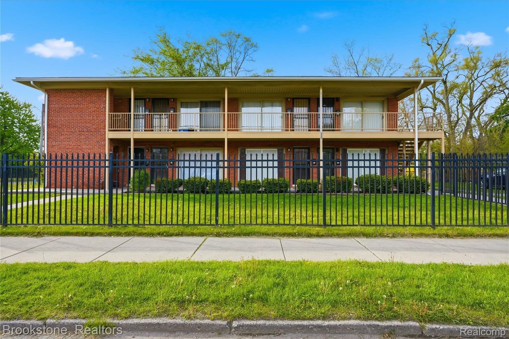 9439 Chalmers Street, Detroit city