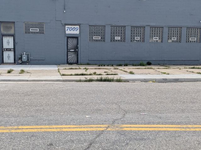 7009 W Chicago, Detroit