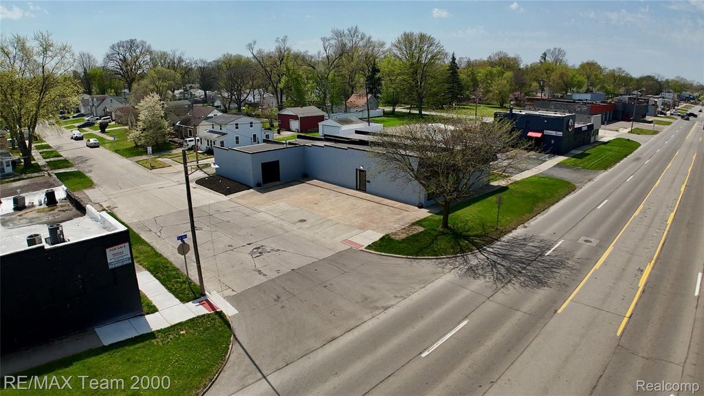 25611 Van Born Road, Taylor city