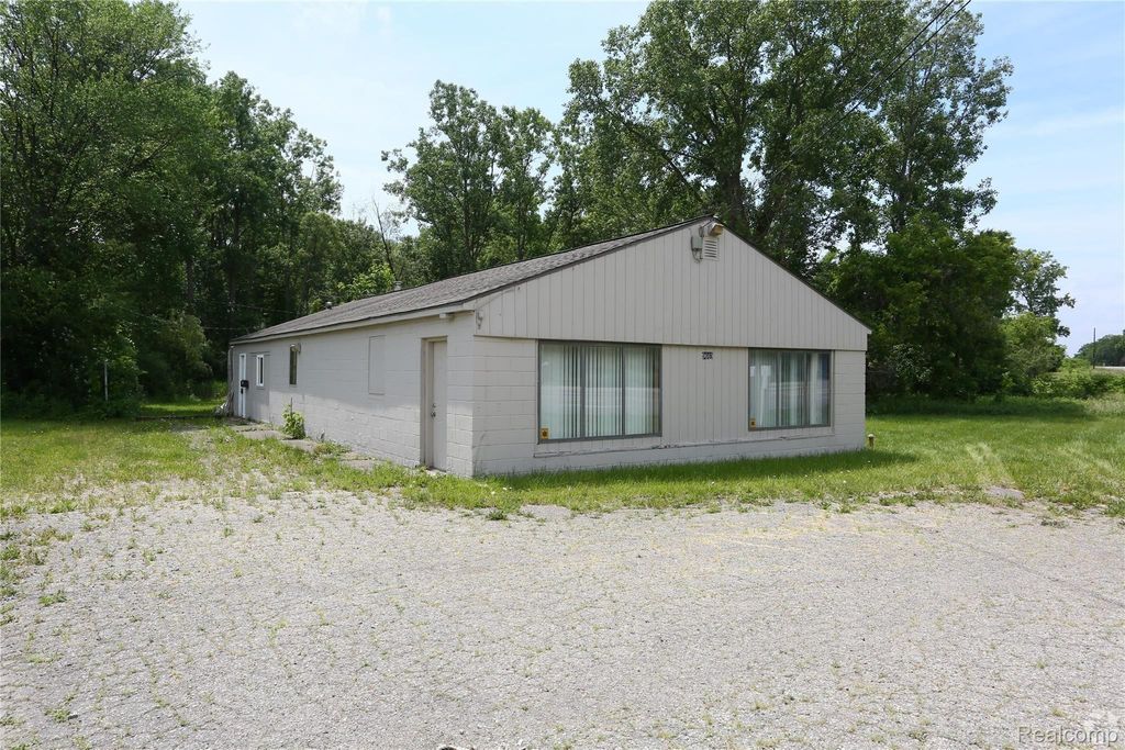 9669 Highland Road, White Lake charter township