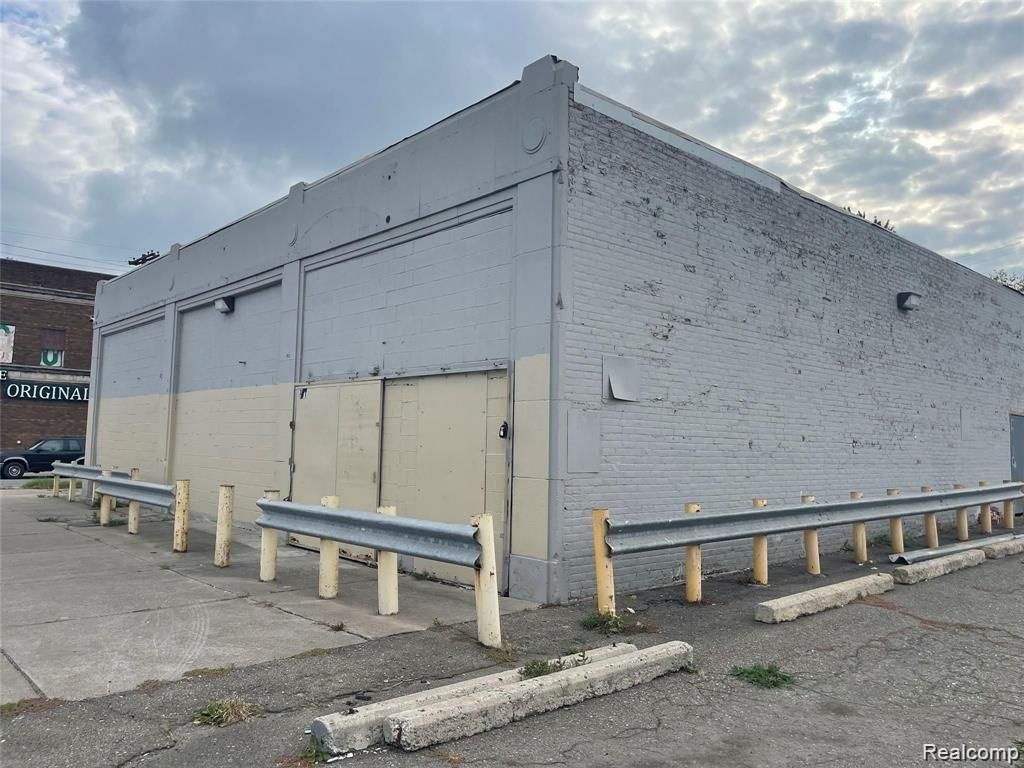 301 S Oakwood, Detroit city